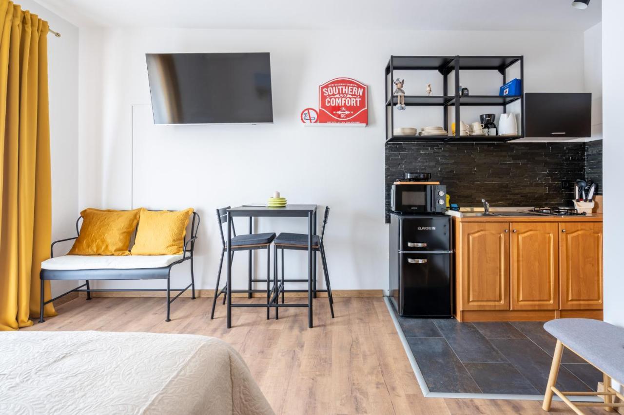 Alto 1 Studio Apartment Ровінь Екстер'єр фото