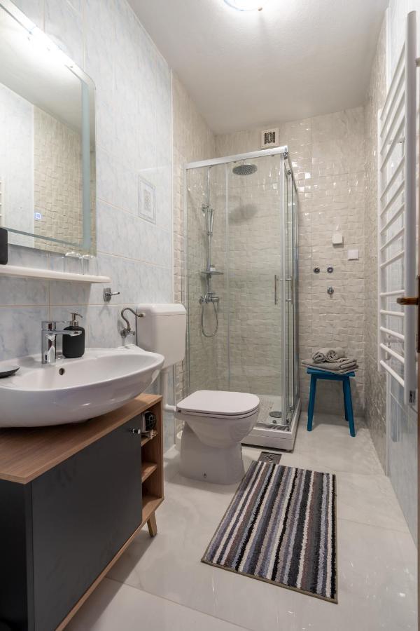 Alto 1 Studio Apartment Ровінь Екстер'єр фото